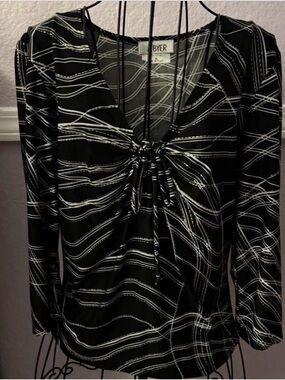 Women’s Y2K Black & Silver Knot-Front Long Sleeve blouse Size XL